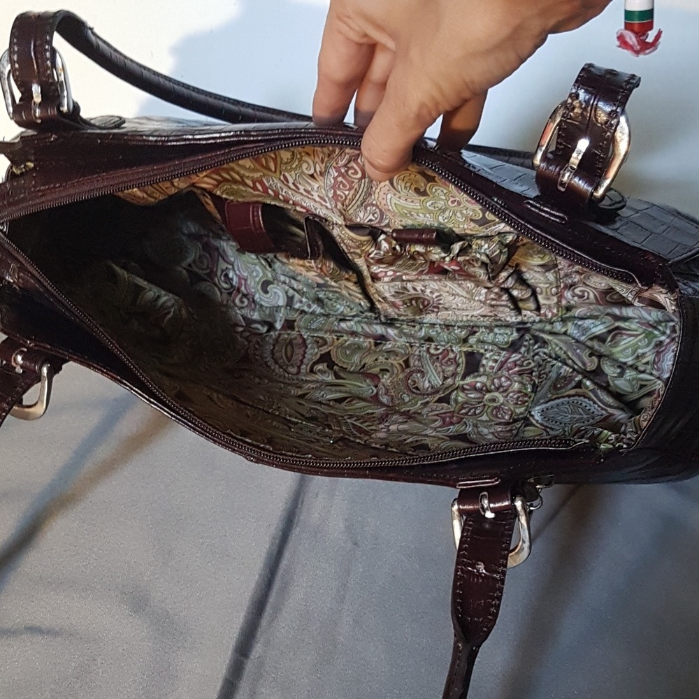 Embossed Handbag - Picture 7 of 8